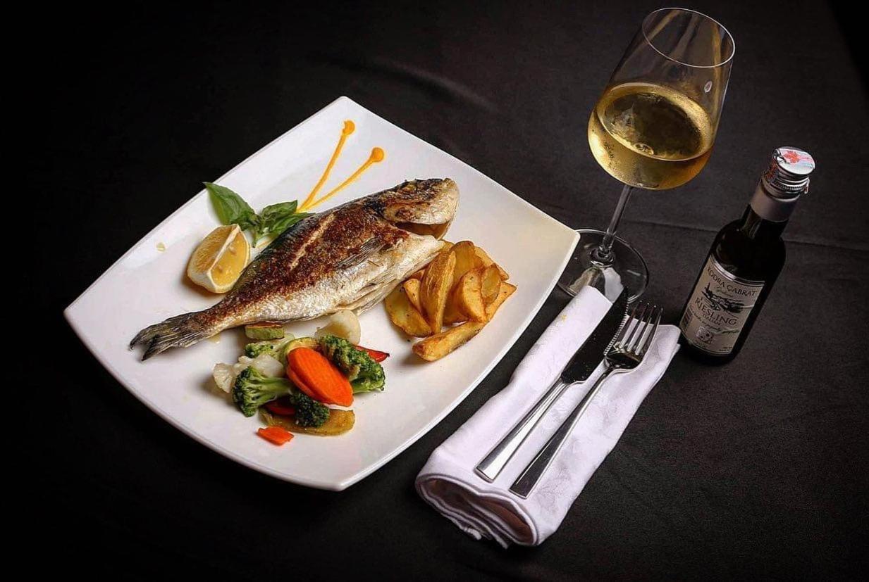 Conti Hotel & Restaurant Gjakova المظهر الخارجي الصورة
