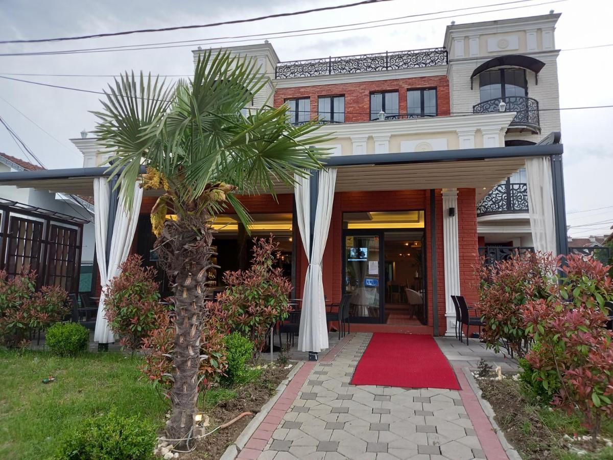 Conti Hotel & Restaurant Gjakova المظهر الخارجي الصورة